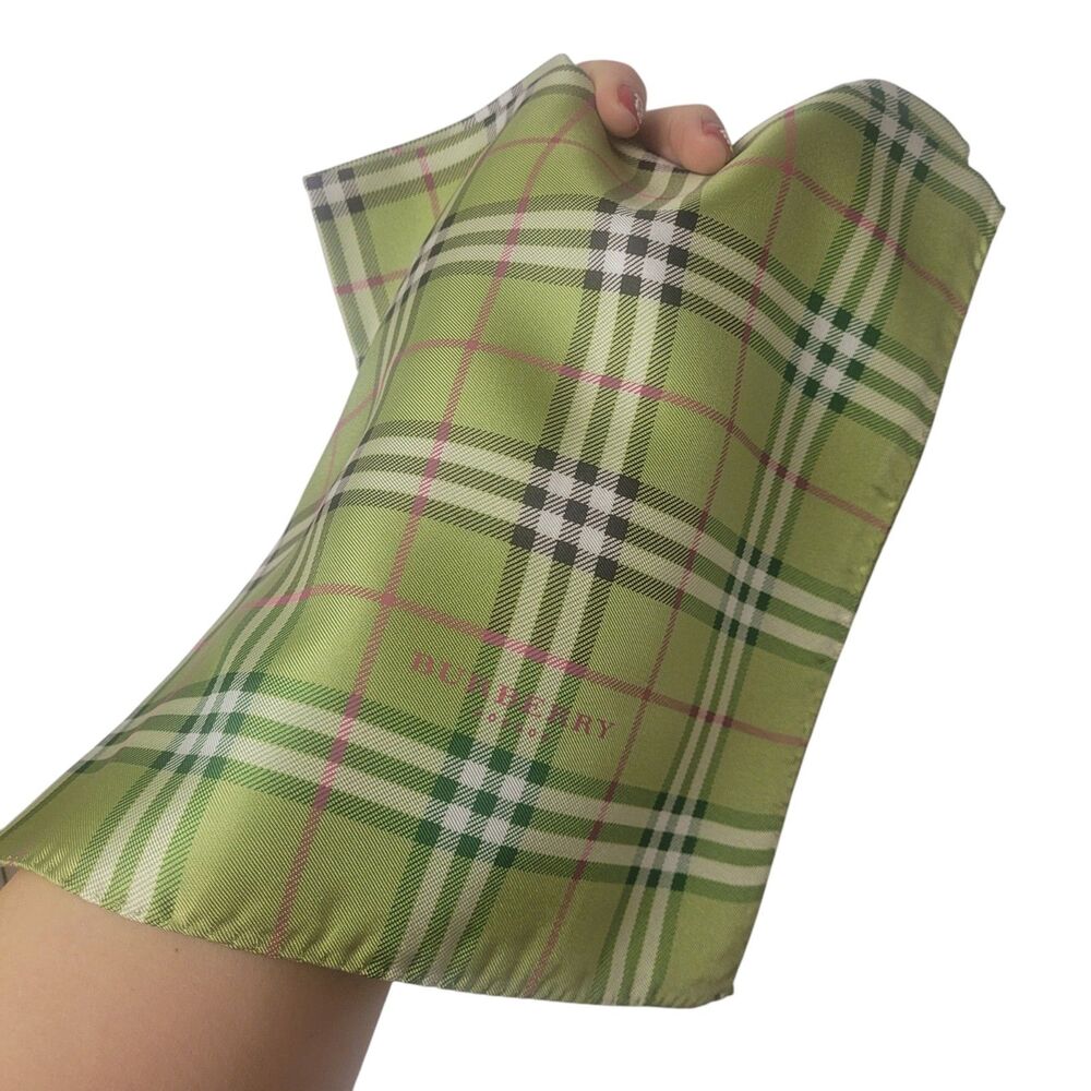 BURBERRY Christmas Green Plaid Silk Pocket square